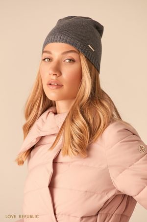 

Шапка-бини гладкой вязки серого цвета