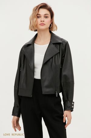 

Трендовая куртка-косуха с широкими лацканами