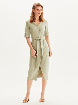 

Платье на запах с черепаховыми пуговицами