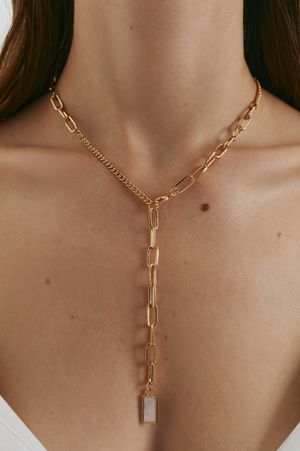 

Цепочка с подвеской из перламутра