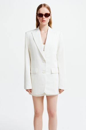 

Однобортный жакет прямого кроя