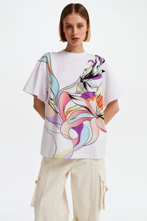 

Футболка с абстрактным принтом