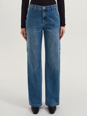 

Джинсы с накладными карманами