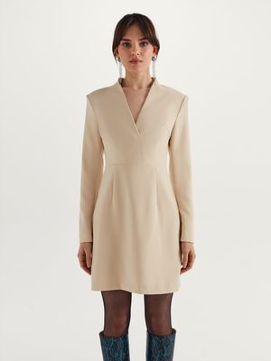 

Приталенное платье мини