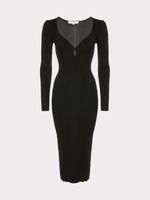 Трикотажное платье с вырезом
