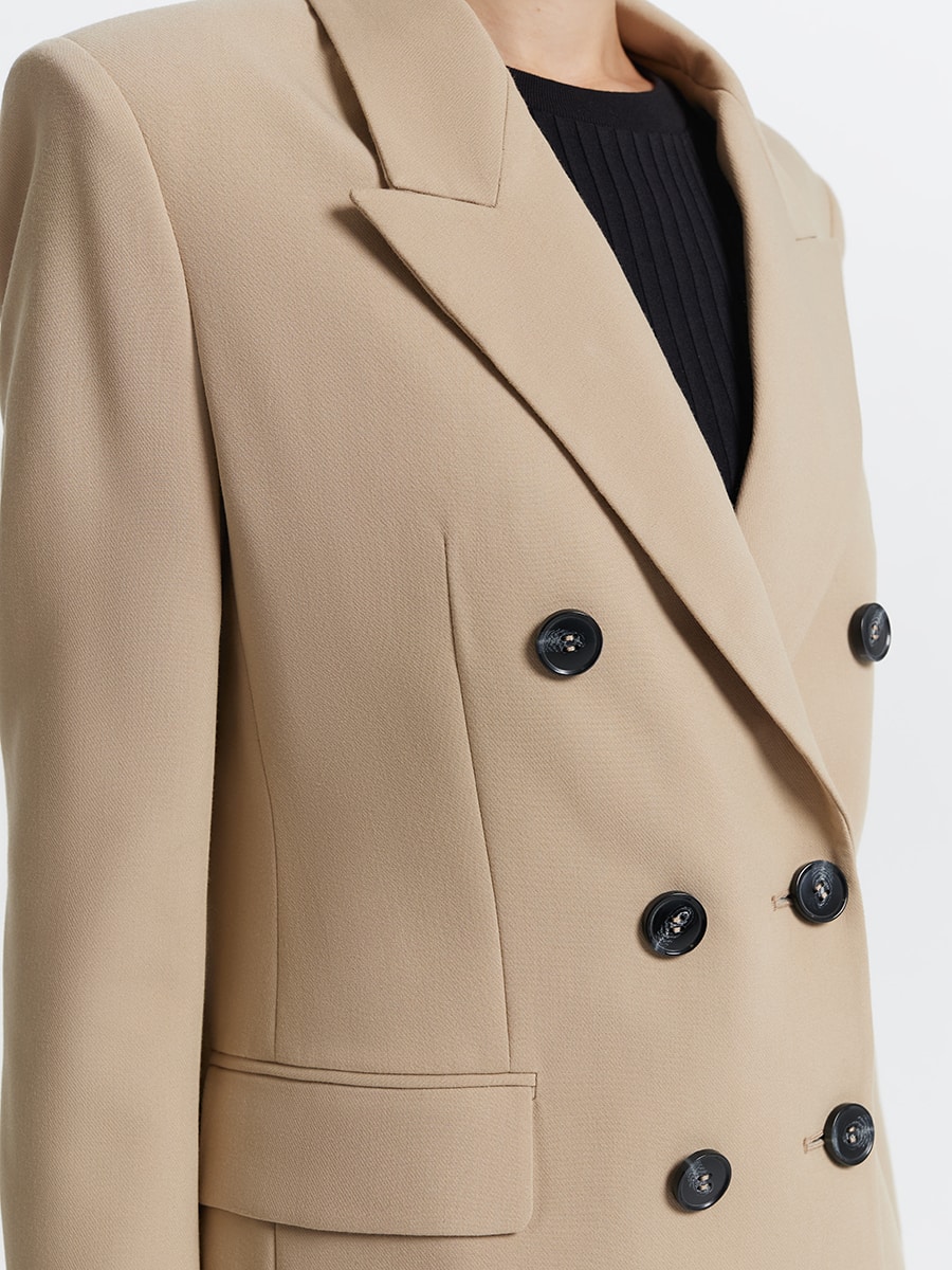 Двубортный жакет прямого кроя