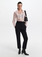 Блузка из полупрозрачной ткани