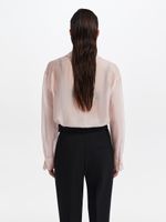 Блузка из полупрозрачной ткани