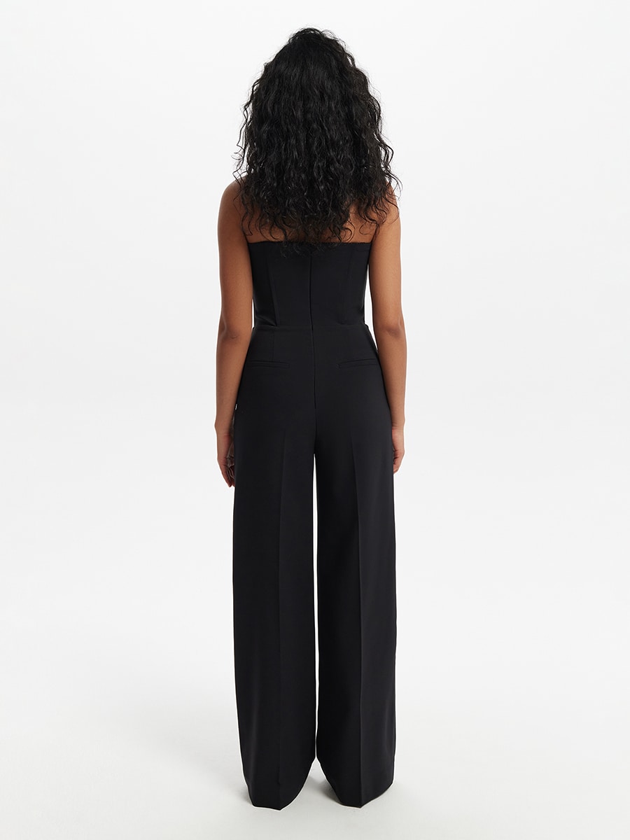 Комбинезон с открытыми плечами