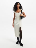 Платье-футляр с разрезом