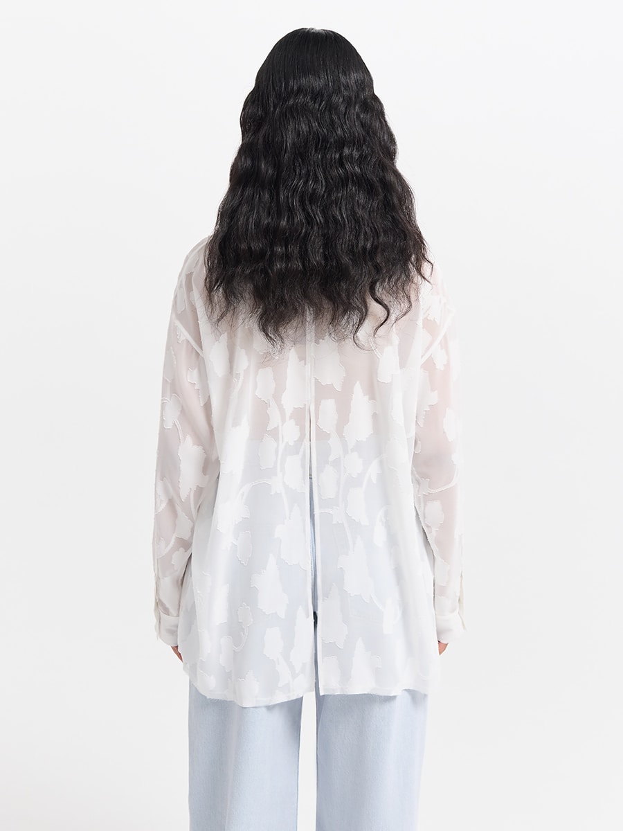 Блузка с разрезом на спинке