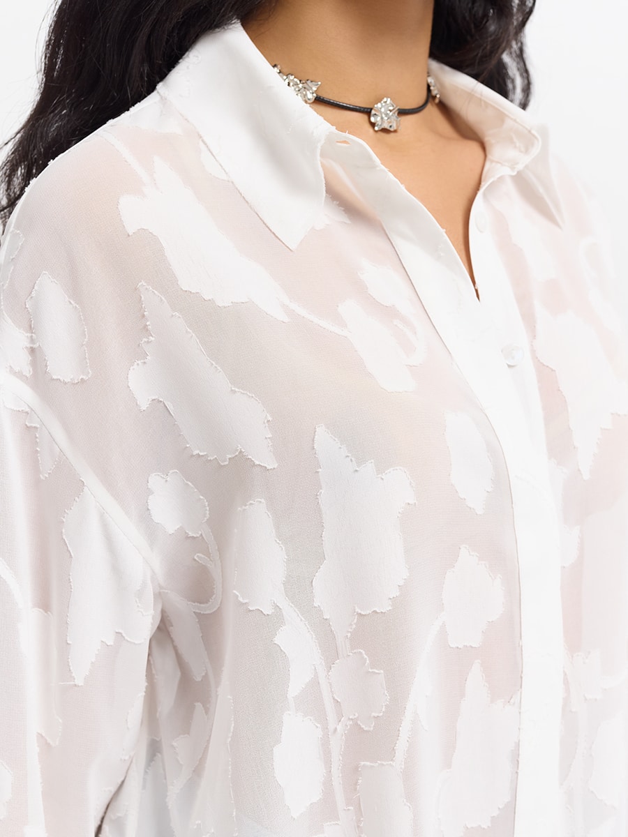 Блузка с разрезом на спинке