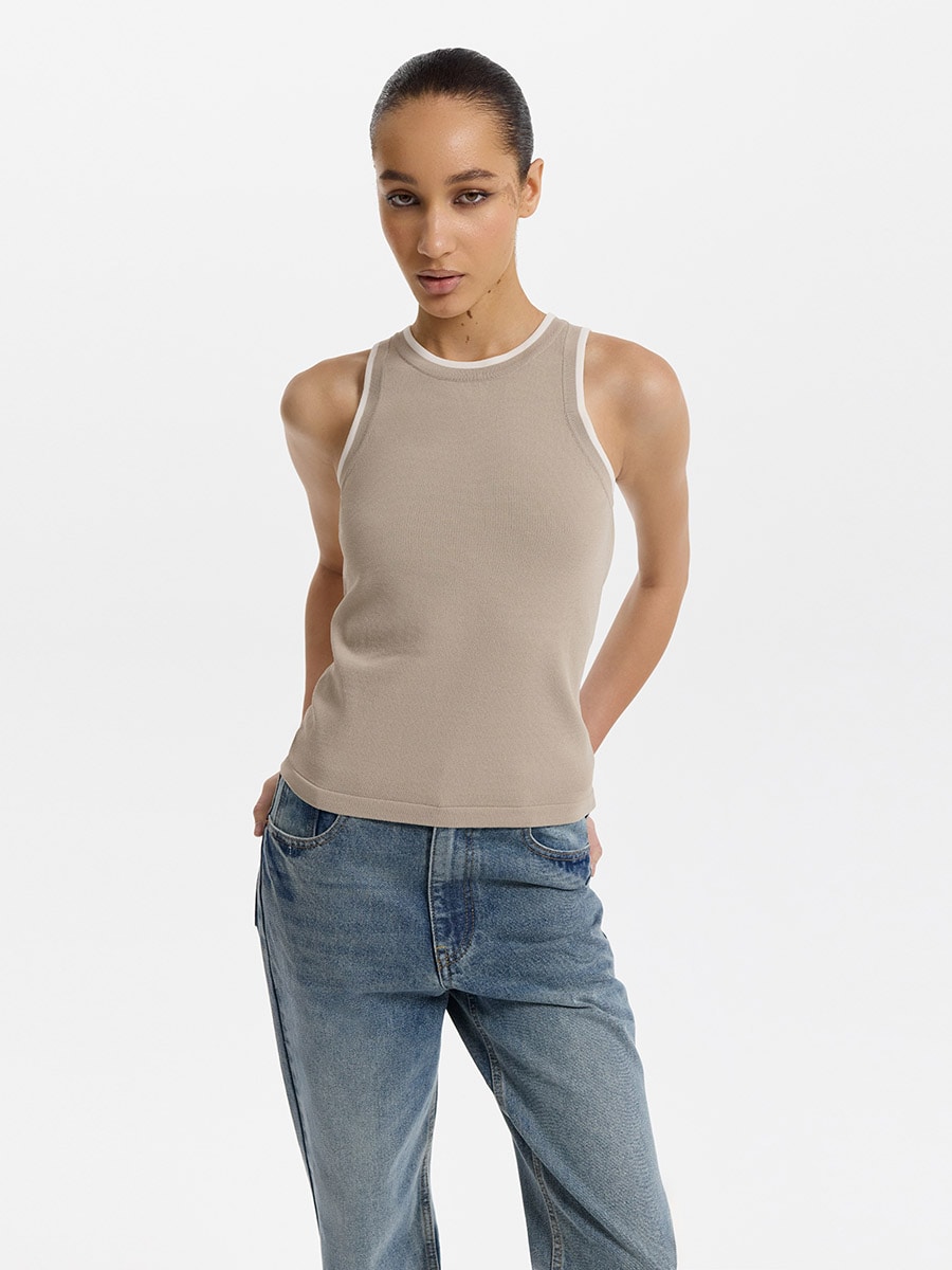 Трикотажный топ на широких бретелях