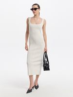 Трикотажное платье с драпировкой на спине