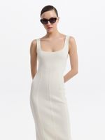 Трикотажное платье с драпировкой на спине