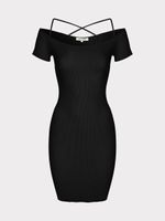 Трикотажное платье с открытыми плечами