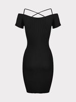 Трикотажное платье с открытыми плечами