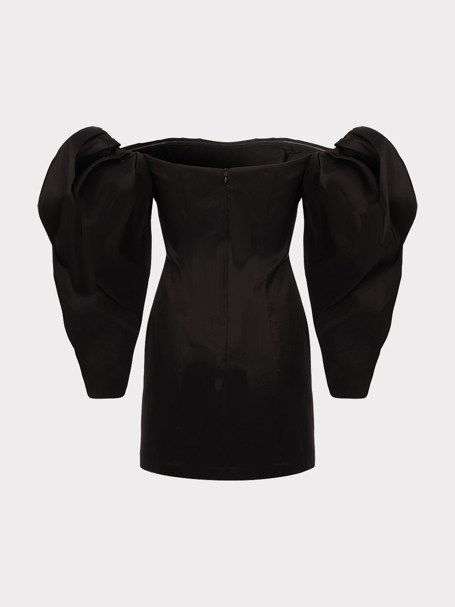 Платье с объемными рукавами