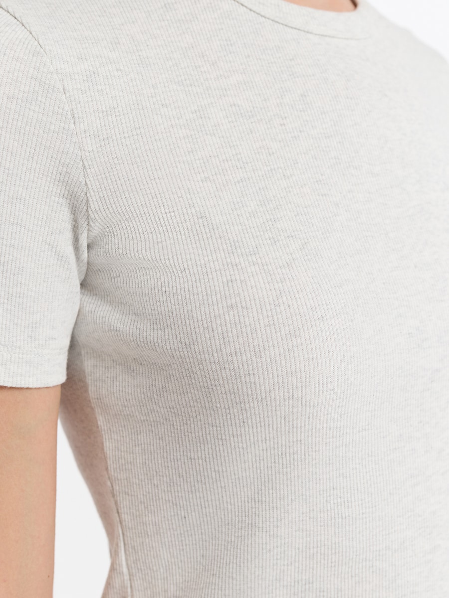 Футболка прилегающего кроя