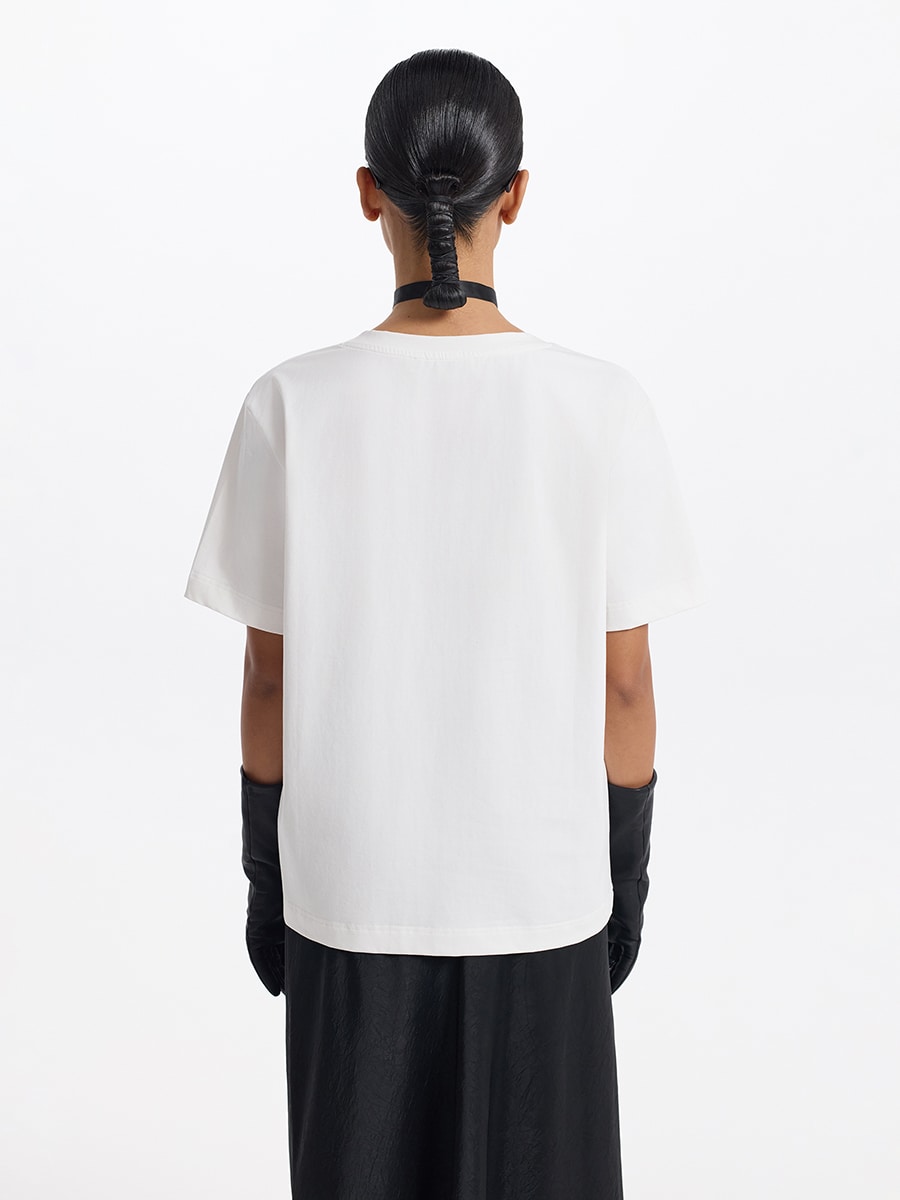 Футболка c V-вырезом