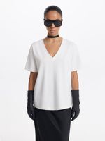 Футболка c V-вырезом