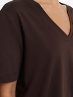 Футболка c V-вырезом