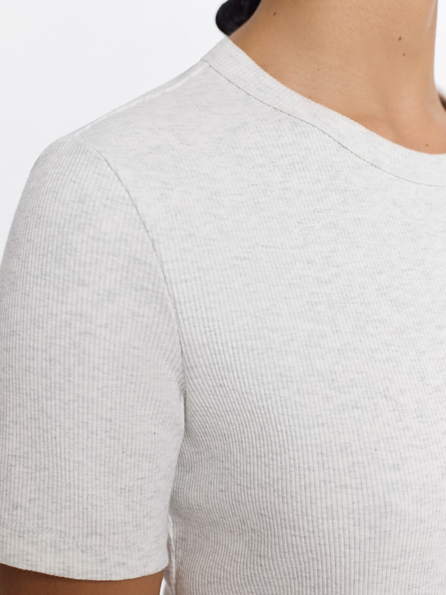 Футболка прилегающего кроя