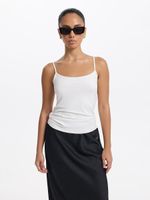 Топ на бретелях