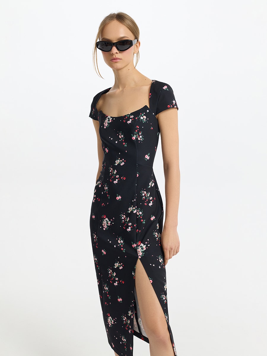 Платье-футляр