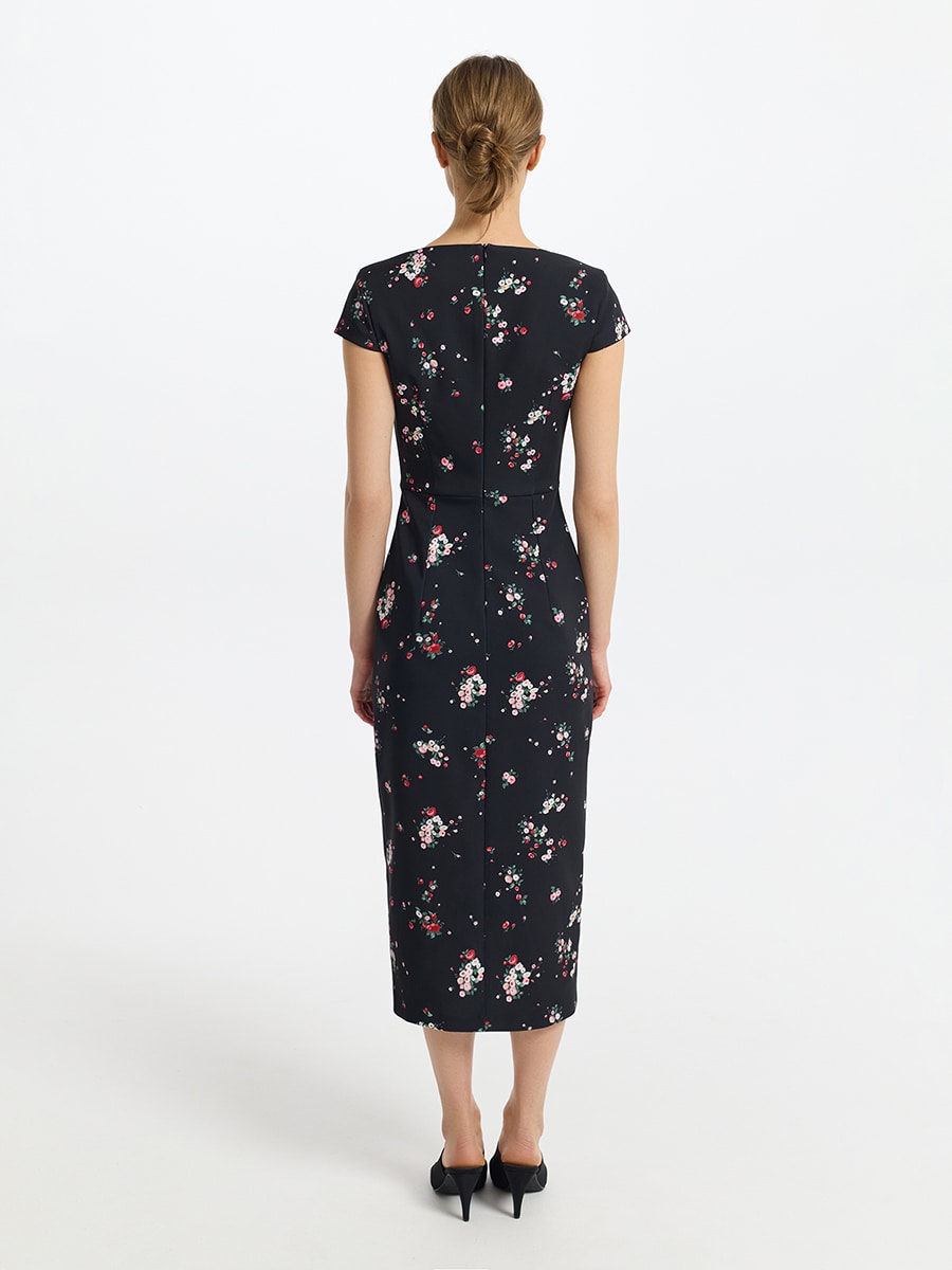 Платье-футляр