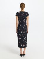 Платье-футляр 