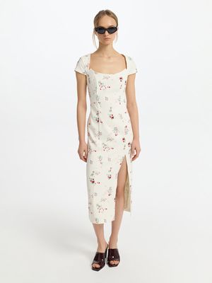 

Платье-футляр с разрезом