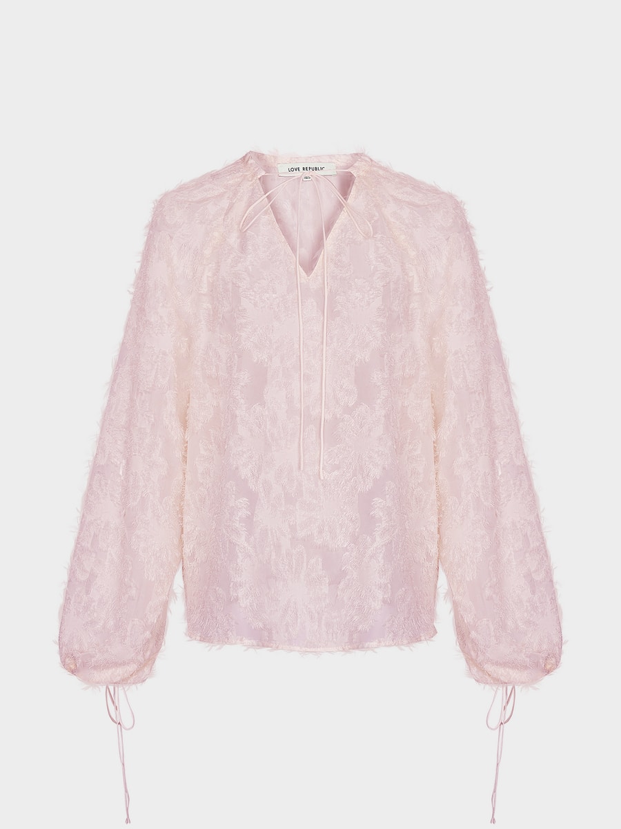 Блузка с объемными цветами