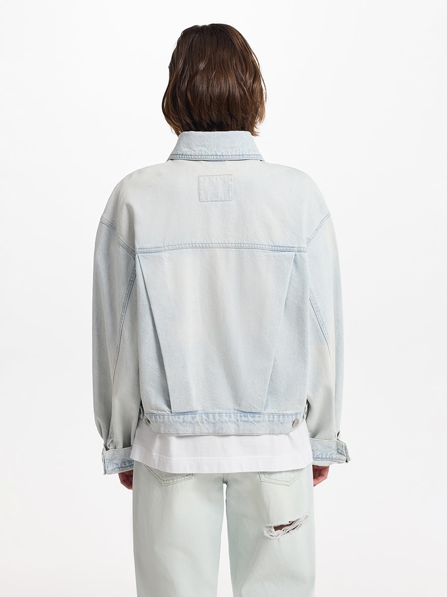 Джинсовая куртка 