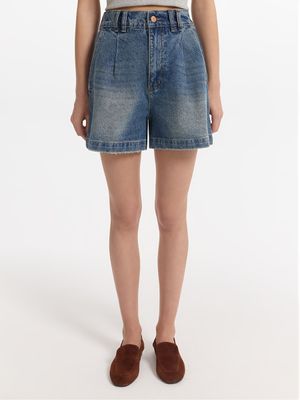 

Джинсовые шорты с защипами