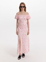 Платье с открытыми плечами