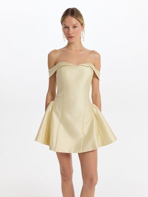 

Платье из сатина с открытыми плечами