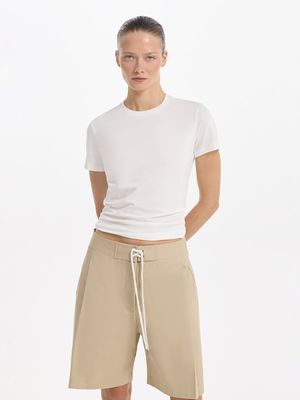 

Футболка приталенного кроя