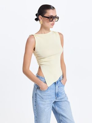 

Трикотажный топ асимметричного кроя