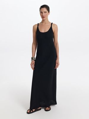 

Платье макси на бретелях