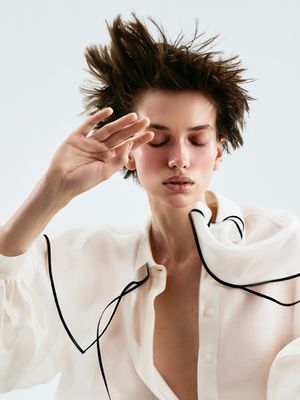 

Блузка из тенселя с широким воротником