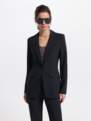 

Жакет приталенного кроя