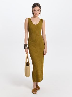 

Трикотажное платье миди