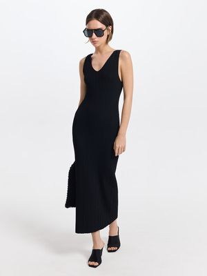 

Трикотажное платье миди