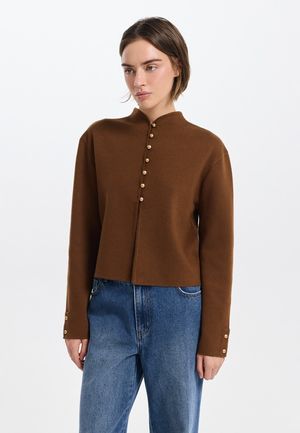 

Кардиган с шерстью и акцентными пуговицами