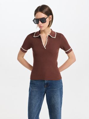 

Трикотажное поло прилегающего кроя