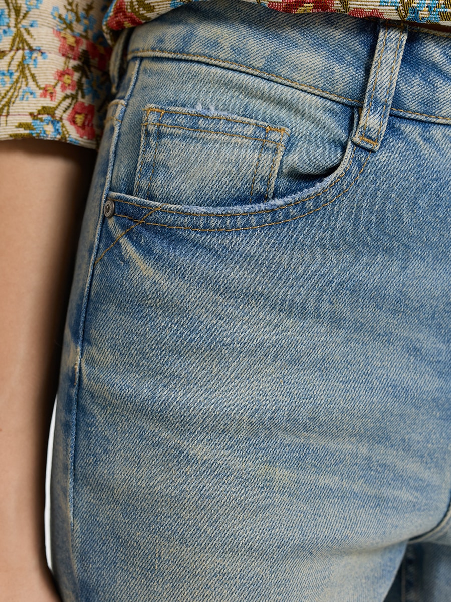 Джинсы Flare fit