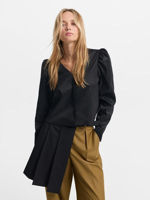 

Блузка из сатина с объемными рукавами