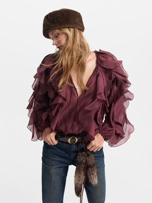 

Блузка из тенселя с воланами