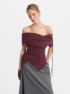 

Блузка с открытыми плечами